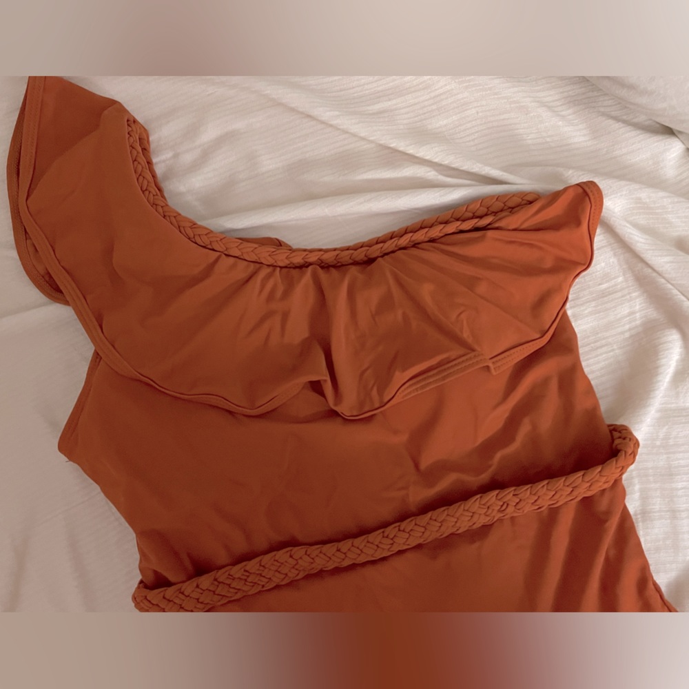 ONE SHOULDER RUFFLE ONE PIECE ORANGE BODY / SWIM NEW!!!! M/L Never Worn! 🧡 - Picture 2 of 5
